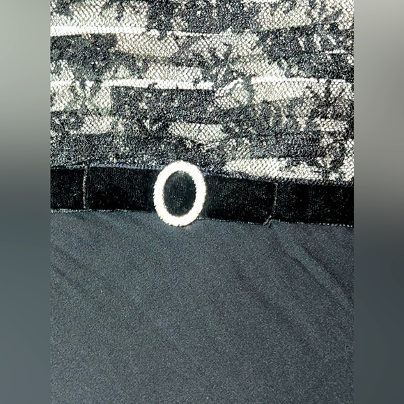 Kay Unger Silk Cocktail Dress. Size 8 - Picture 4 of 7